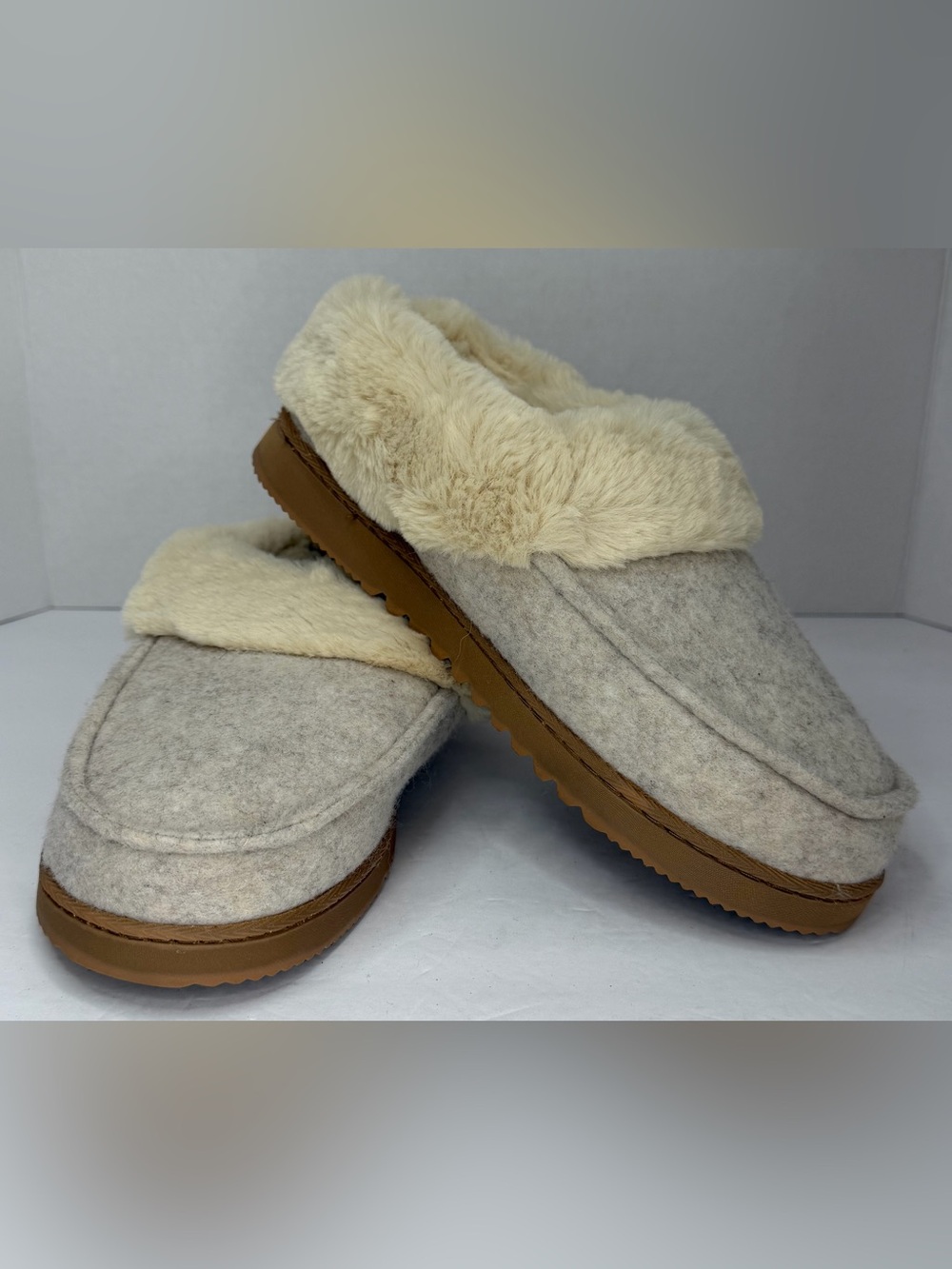 Dearfoams Oatmeal Heather Faux Fur Cuff Slippers Women’s 9-10 NWOT